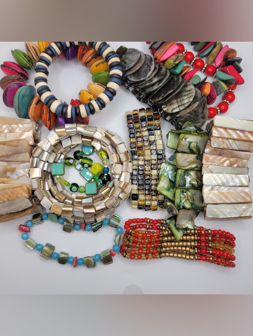 Multicolor Women's Beaded Bracelet Set - Vibrant Green & Pearl Tones